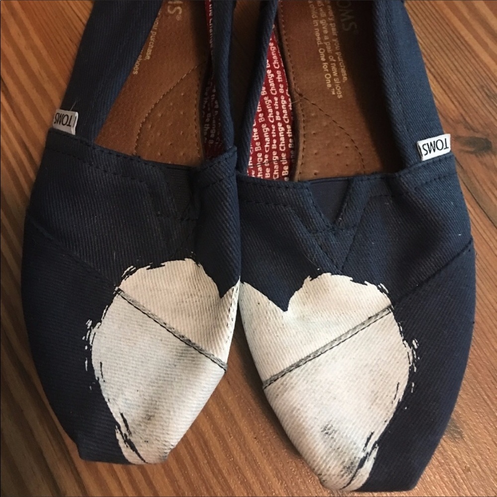 TOMS Navy white heart Better soles